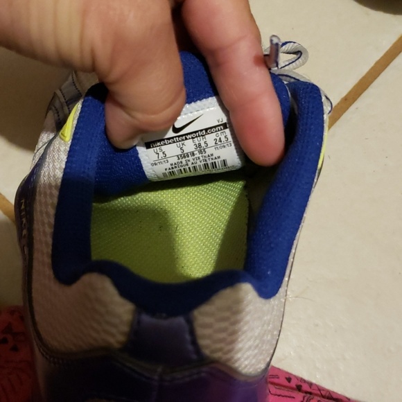 Shoes - Picture 4 of 4